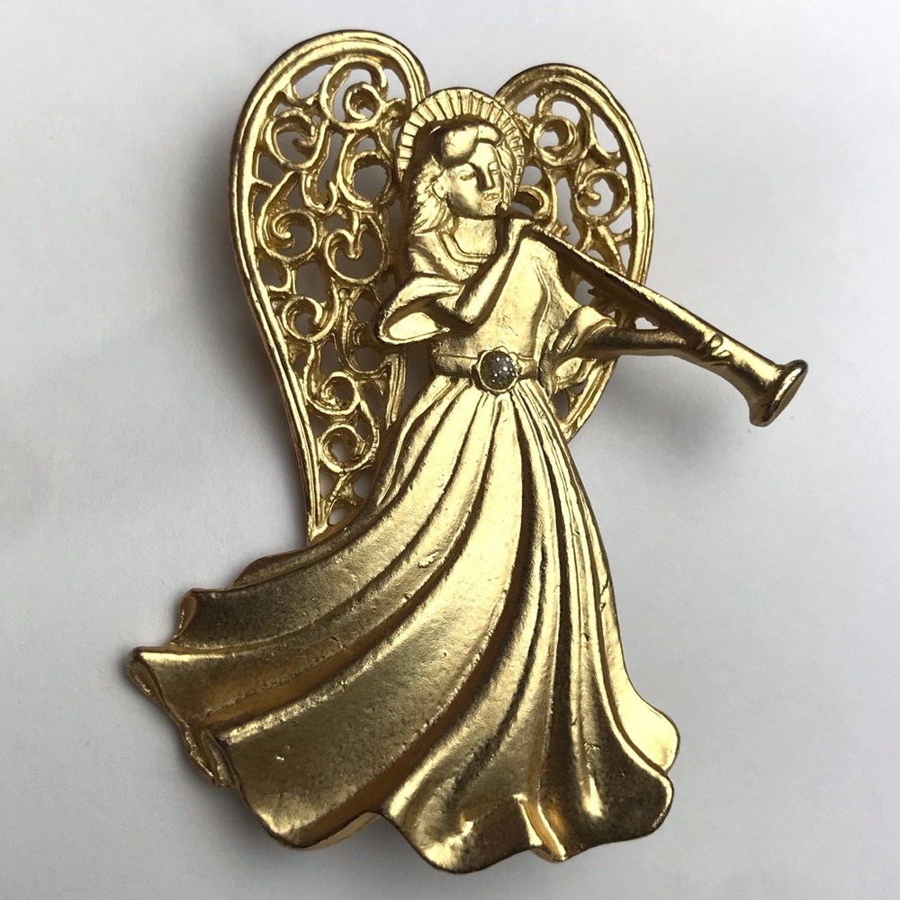 Vintage Matte Satin Gold Tone Filigree Christmas Angel Trumpet Brooch Pin
